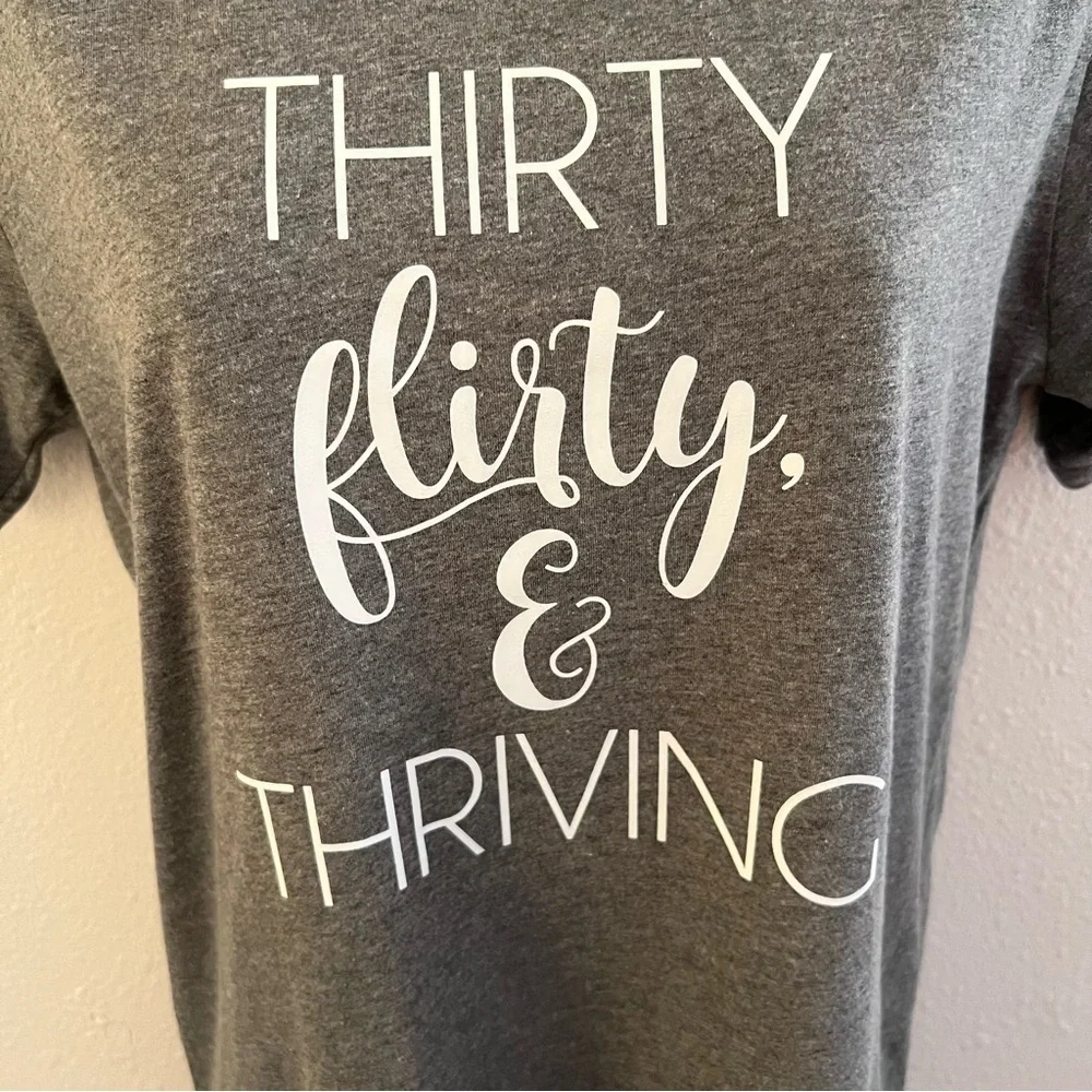 30 Year Old Birthday Tee Shirt Top Women‎ SM Age Gag Gift Cute Gray Lightweight - Picture 7 of 9